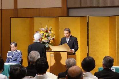 写真:平成30年春の勲章伝達式に出席